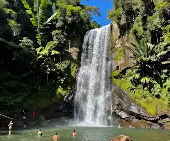 Cachoeira do Escorrega: Um Refúgio Natural em Macaé