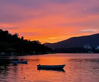 Desfrute do Pôr do Sol na Lagoa de Imboassica em Macaé Desfrute do Pôr do Sol na Lagoa de Imboassica em Macaé