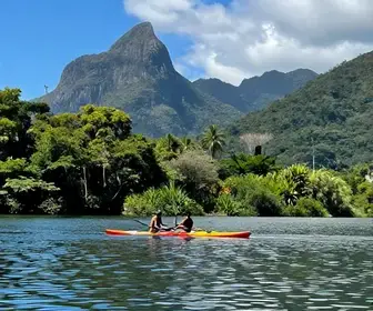 Explorando as Águas de Macaé: Atrações do Passeio de Caiaque